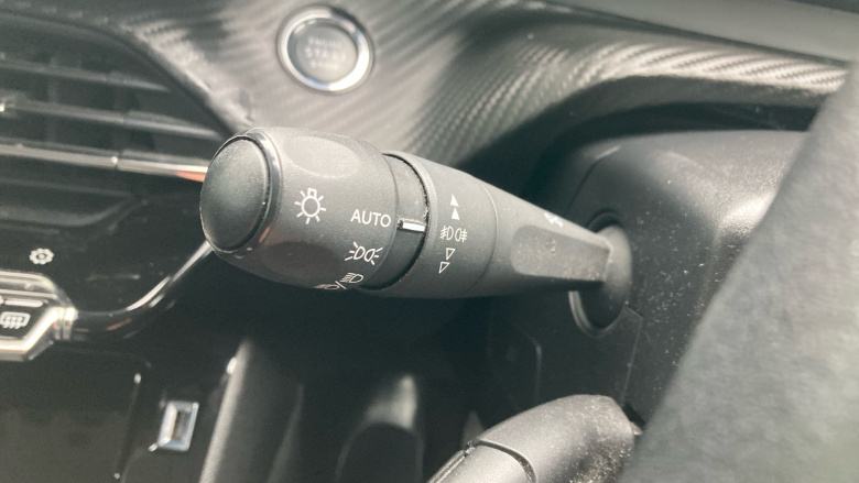 Peugeot 2008 1.2 PureTech Allure Premium 5dr Petrol Estate